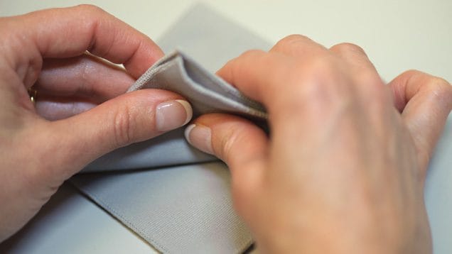 Cleaning your diamond ring with a cloth 