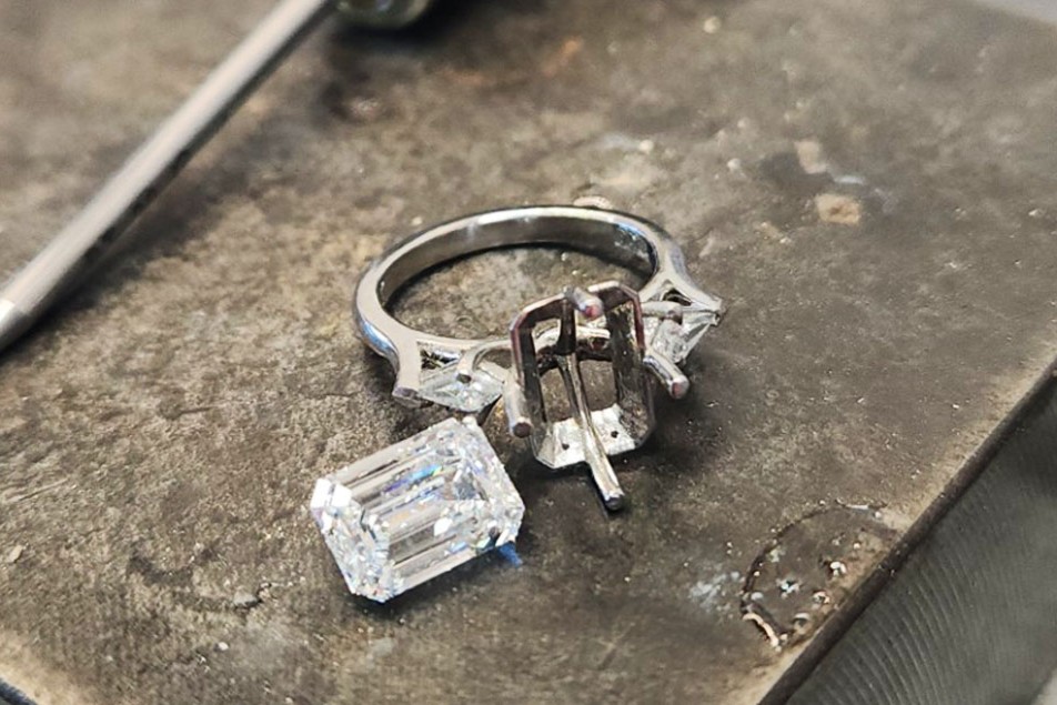 Emerald & Kite Diamond Ring Workshop