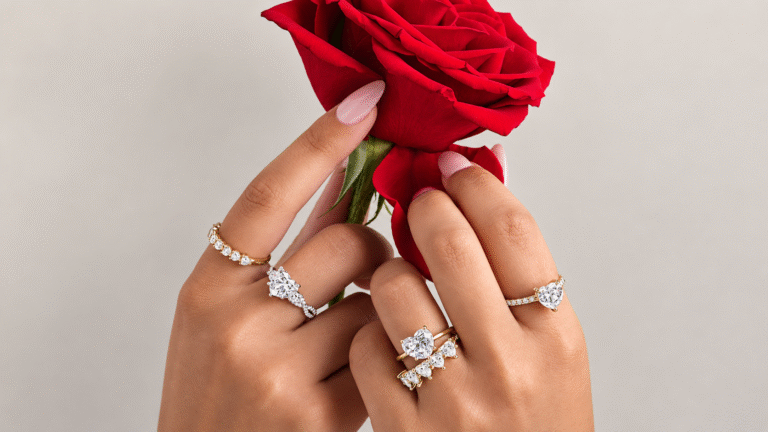Heart diamond rings and rose