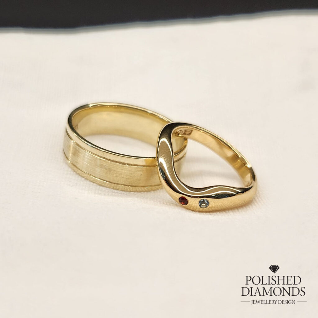 Gold wedding ring set