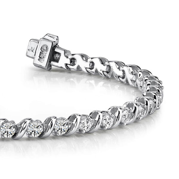 Close-up of the exquisite Diamond Bracelet SD939 White Gold featuring round diamond settings in an elegant twisted link design.